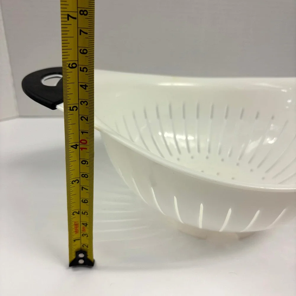 N/A white plastic